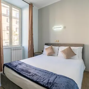 Bed and breakfast Leoni Di Giada - Close To Station, Roma