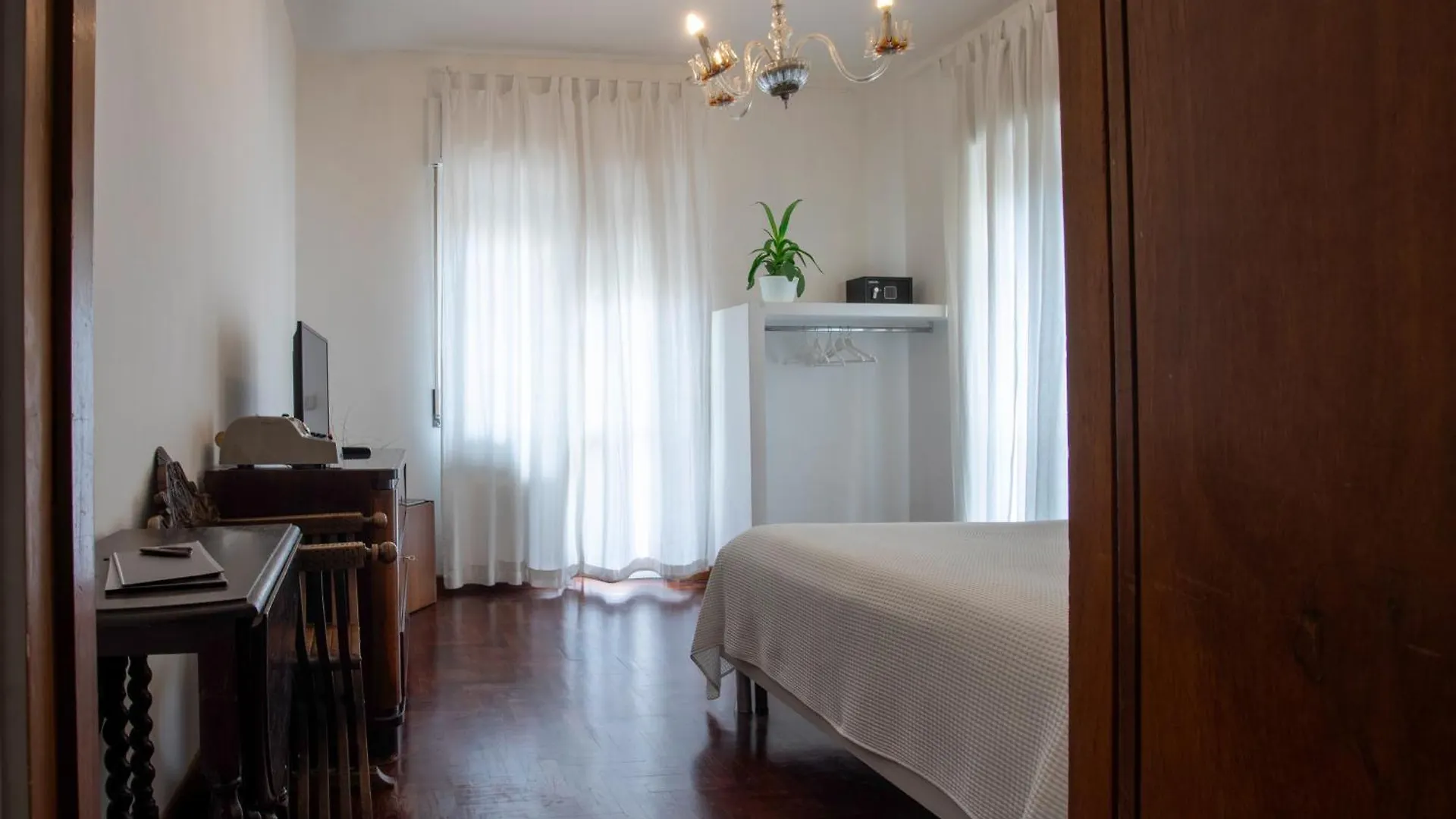 Bed and Breakfast 2 Passi Da Roma