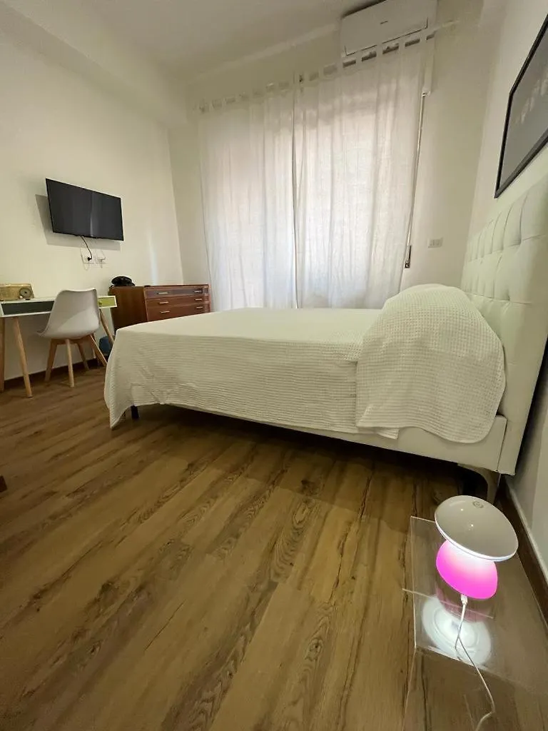 Bed and Breakfast 2 Passi Da Roma 2*,  Italia