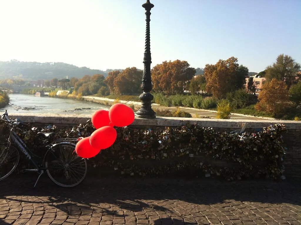 Bed and Breakfast 2 Passi Da Roma 2*,